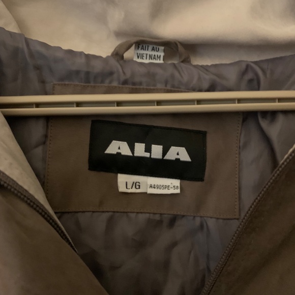 Alia Beige Jacket - Picture 2 of 4